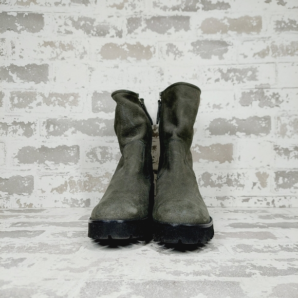 Paul Green Newbury Chunky Ankle Bootie in Iron Grained M852 - Picture 3 of 12